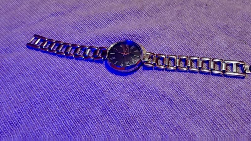 A New Watch !!!!and Get Free Cute Earring!!