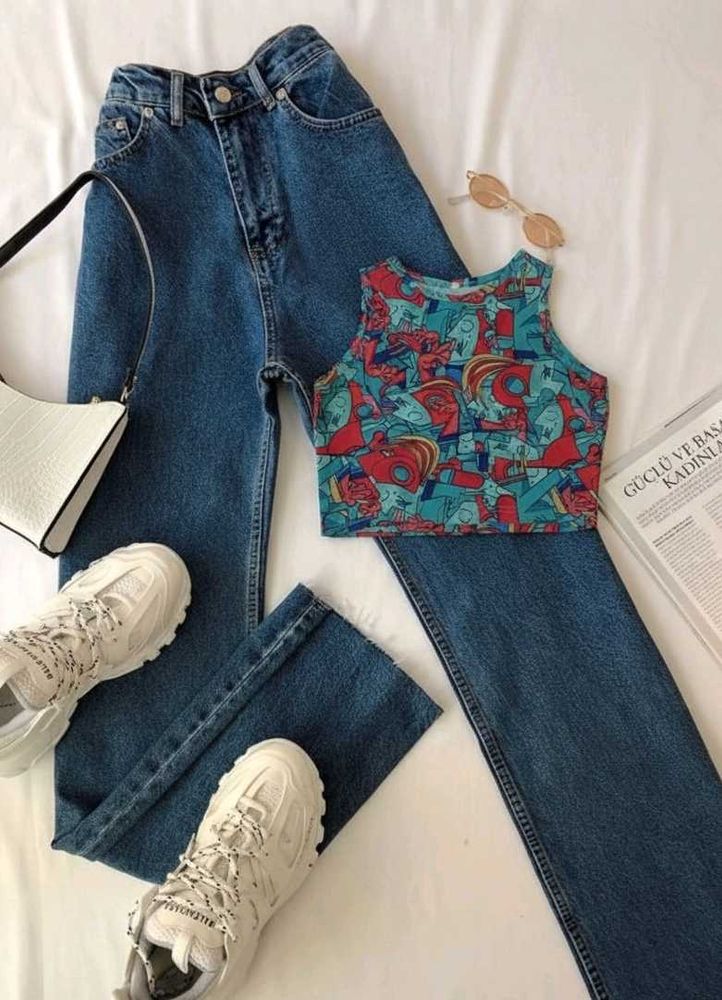 Graphic Print Cropped Tank