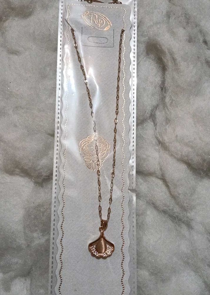 Stylish Pendant Chain