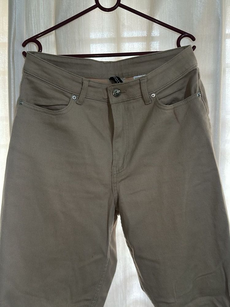 H&amp;M Beige Cropped Pants