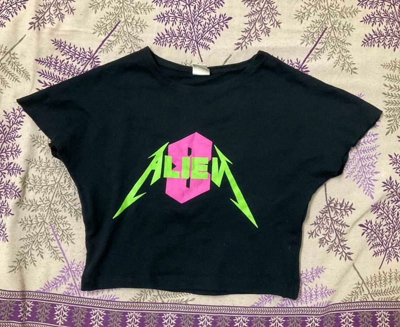 Alien baby tee