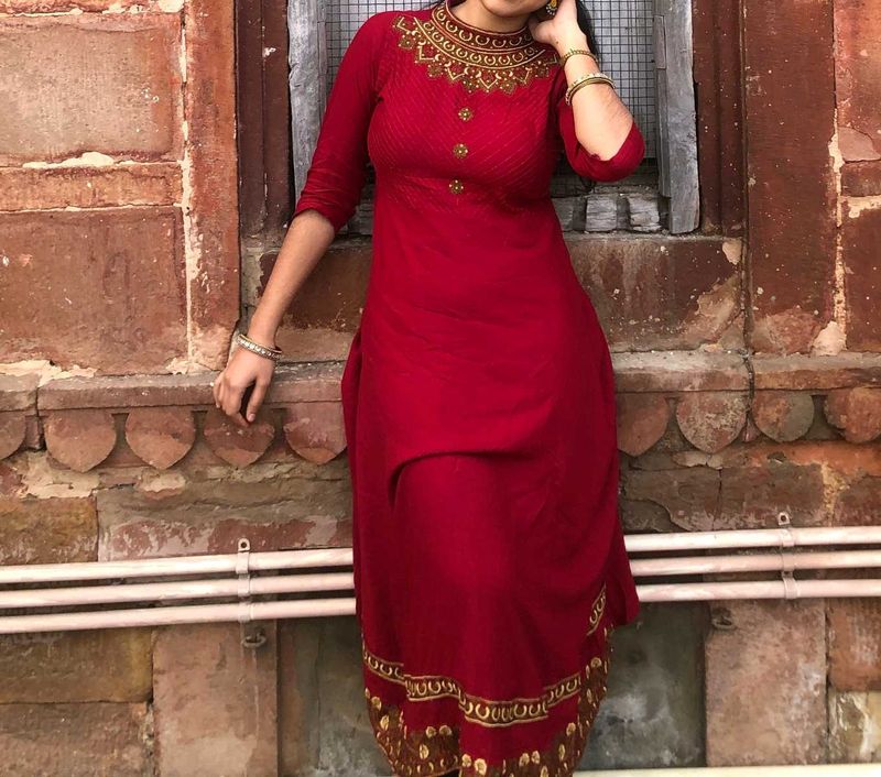 Elegant Red Embroidered Kurta