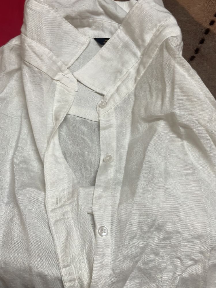 Zara Model White Shirt Linen