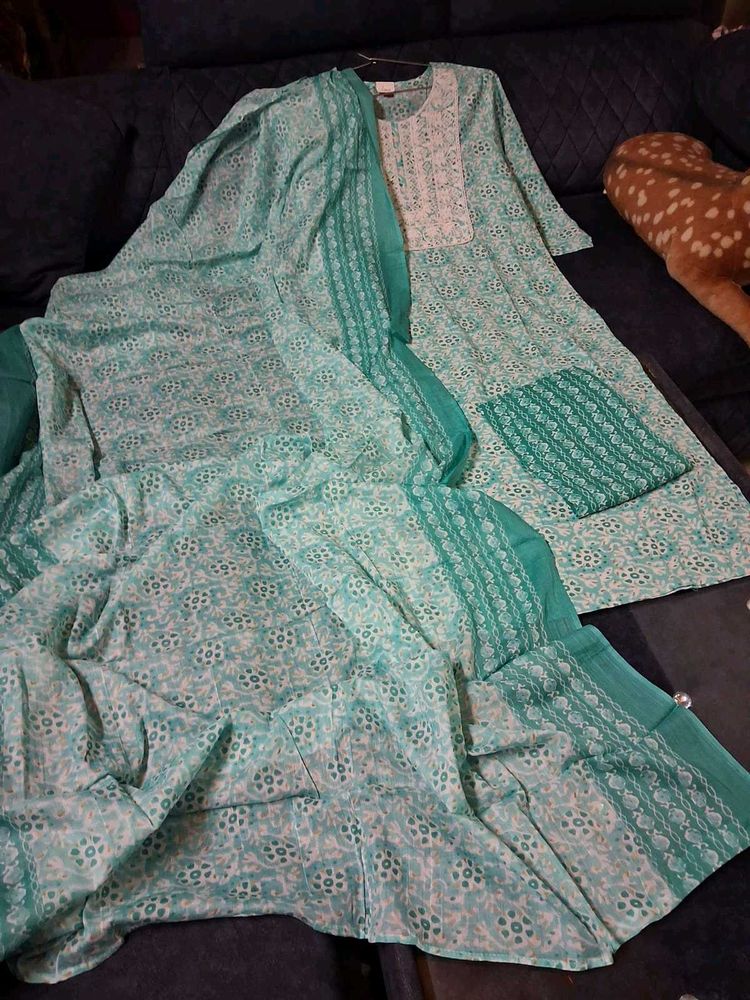 Elegant Kurta Set L Size 40