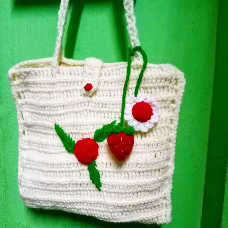 Crochet Strawberry Applique Tote Bag👜