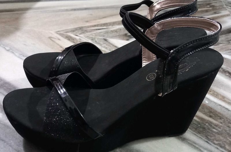 Black Shiny Sandal