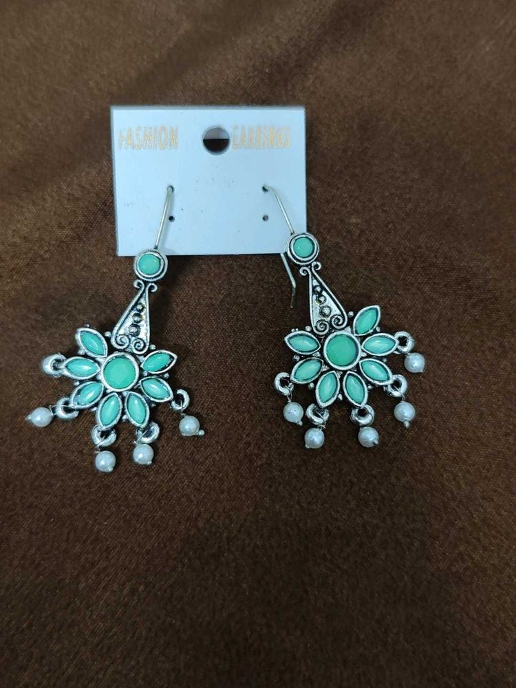 New Earrings Looks Elegant