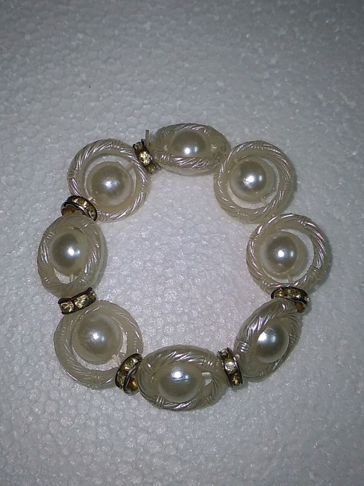 Half White Pearl Bracelet 😍