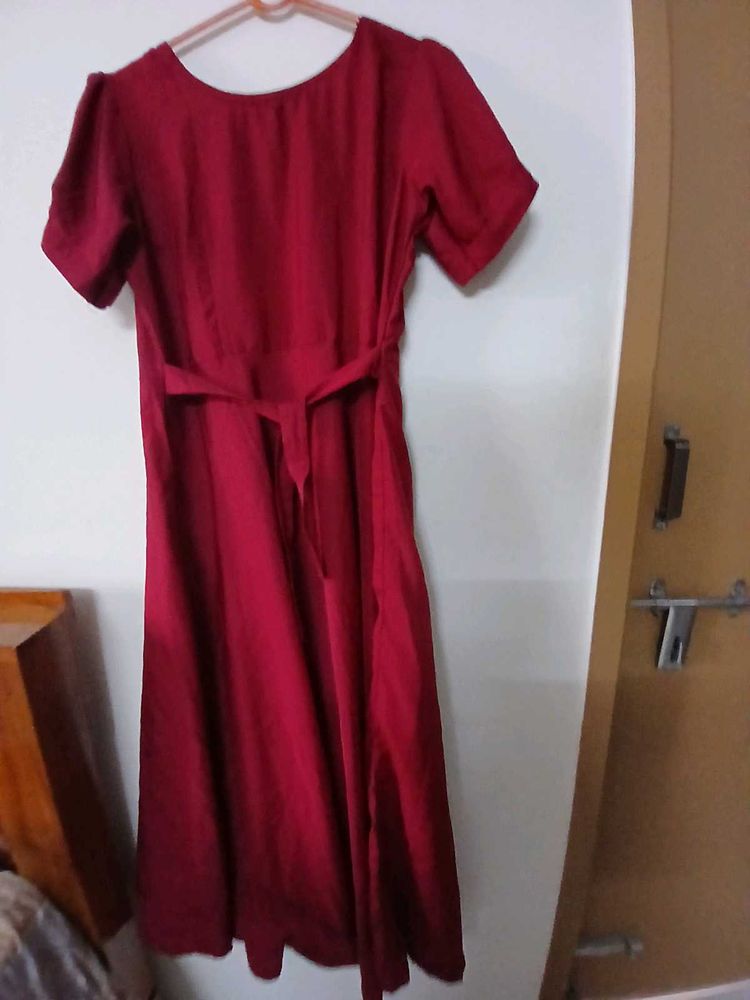 Puffed sleeve elegant gown