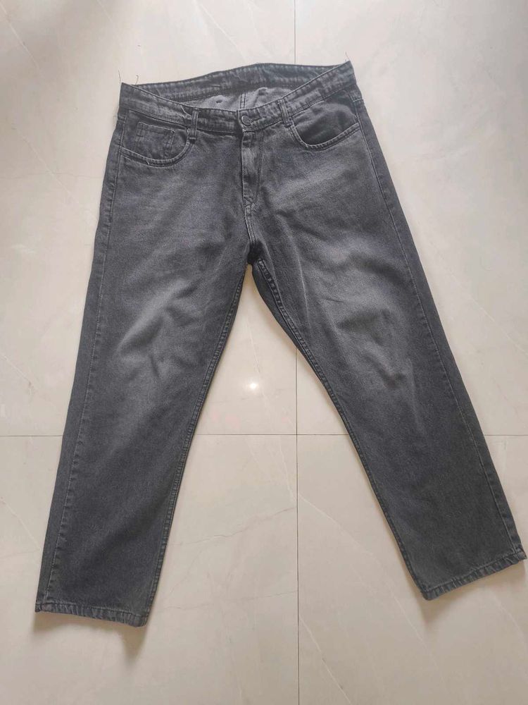 JEANS • Black