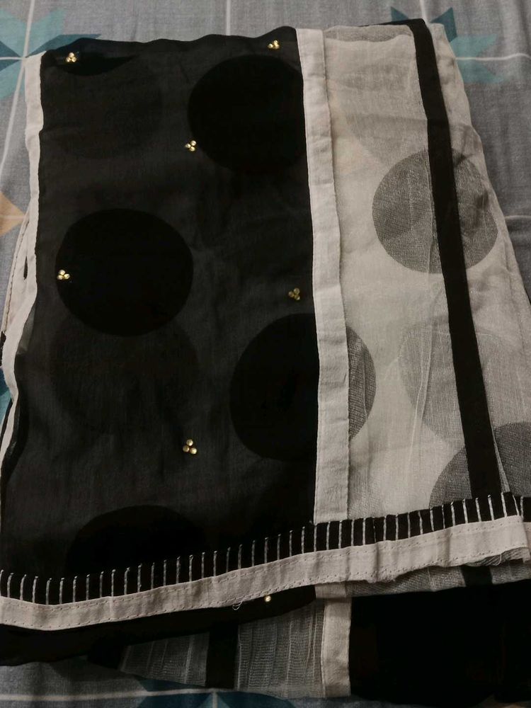 Black And White Saree