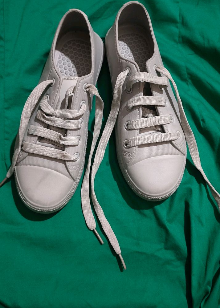 Zudio Sneakers