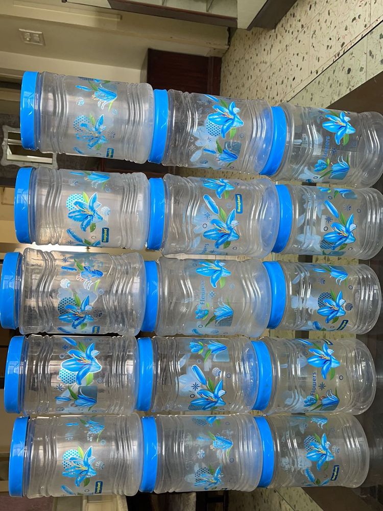 Plastic containers (Set of 15)