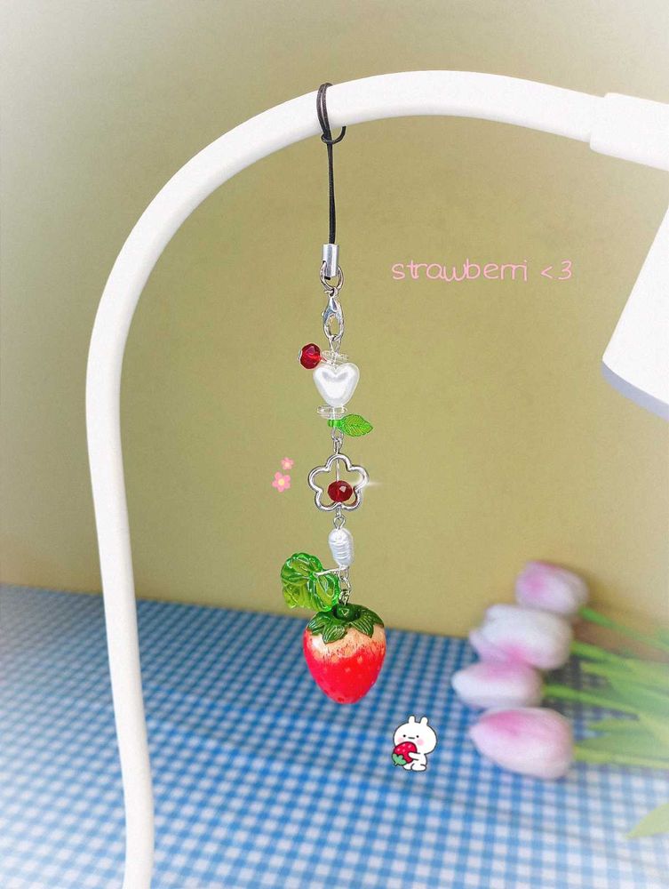 Strawberry Phonecharm 🍓