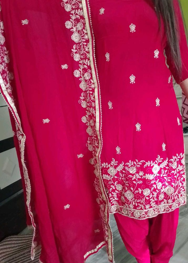 Beautiful Punjabi Suit With Dupatta