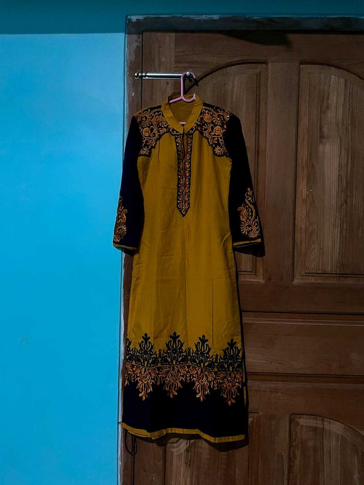 Pakistani style Straight Handwork Kurtas Women