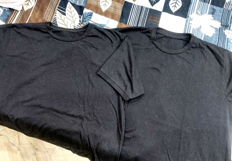 black unisex t-shirt