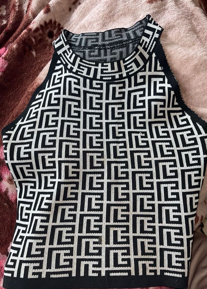 Geometric Pattern Tank Top Very nice quality 1 tim