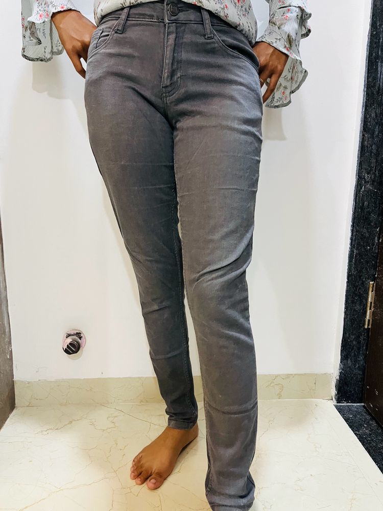 Gray Colour Straight Pant