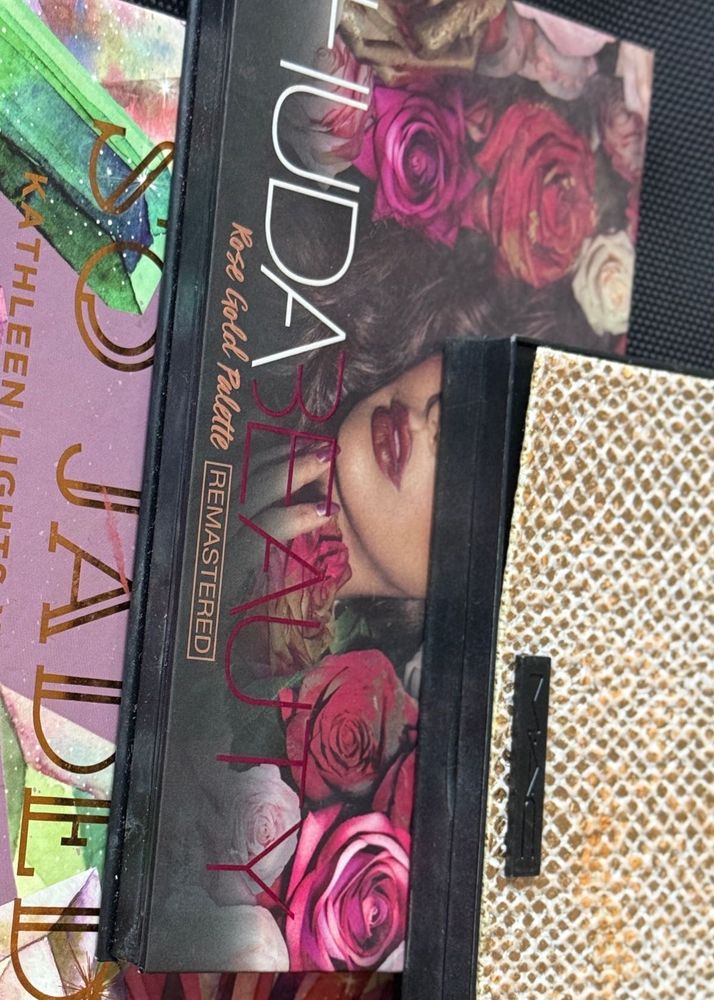 Huda Beauty Eyeshadow Palette