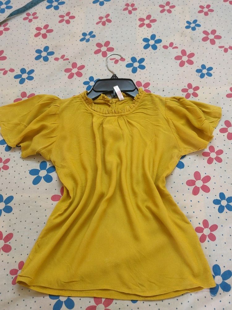 Mustard Yellow Top⭐