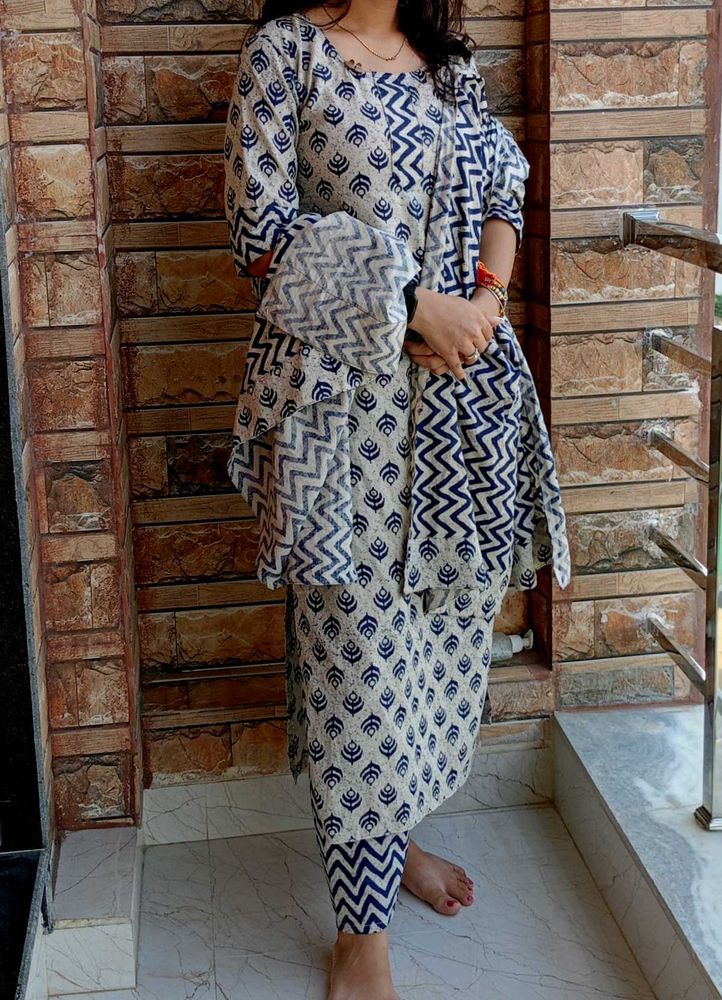 Straight Kurta Pajama Set With Duppatta