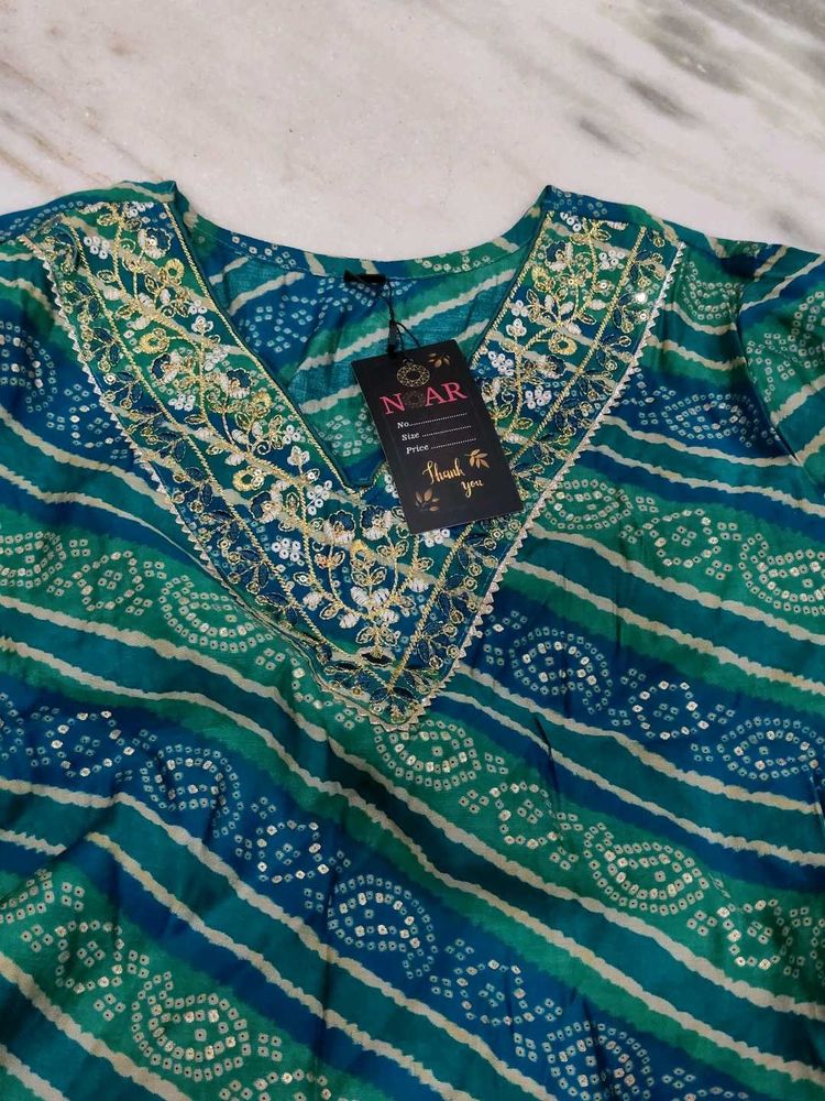 Elegant Green Embroidered Kurta With Pant