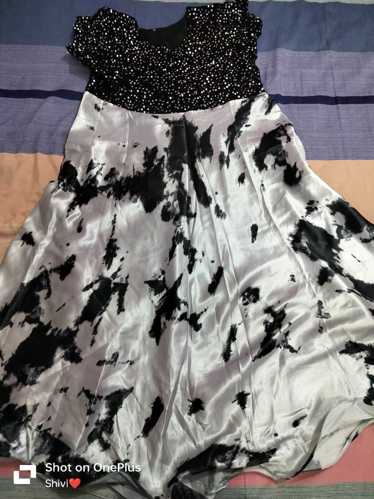 Black And White Gawn Kurti