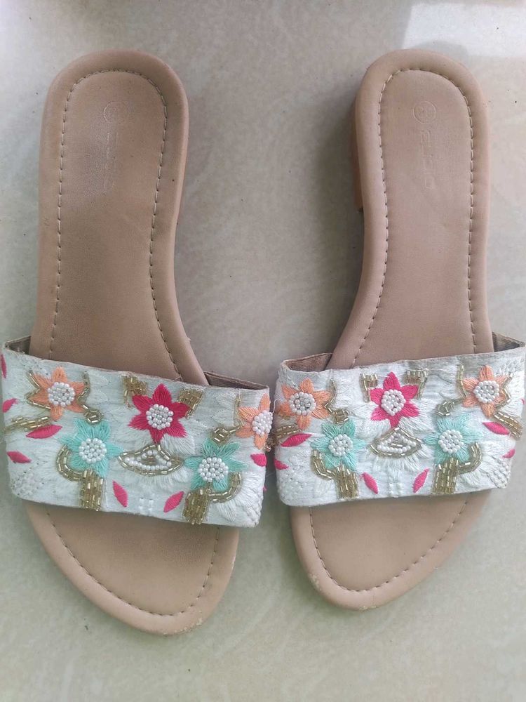 Zudio Flats