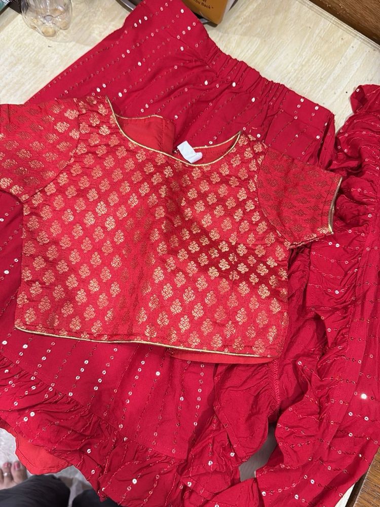 Red &amp; Gold girls saree