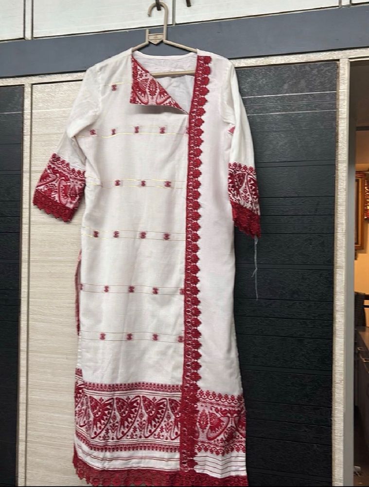 Elegant White &amp; Red Kurta