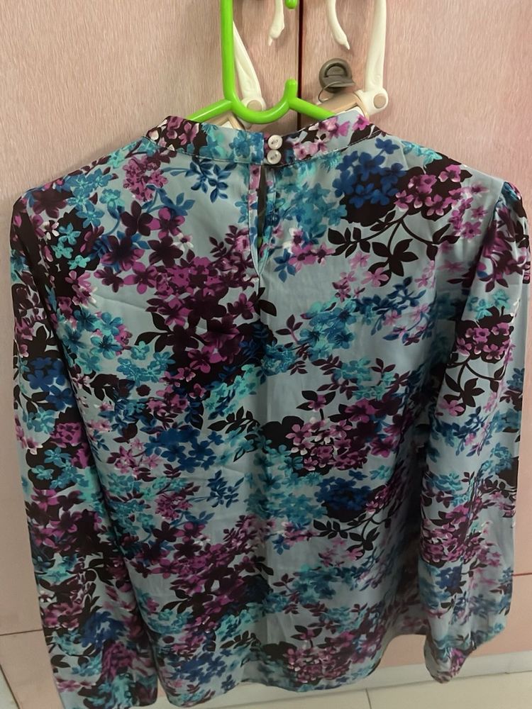 A Multi Coloured Blouse Full sleeves