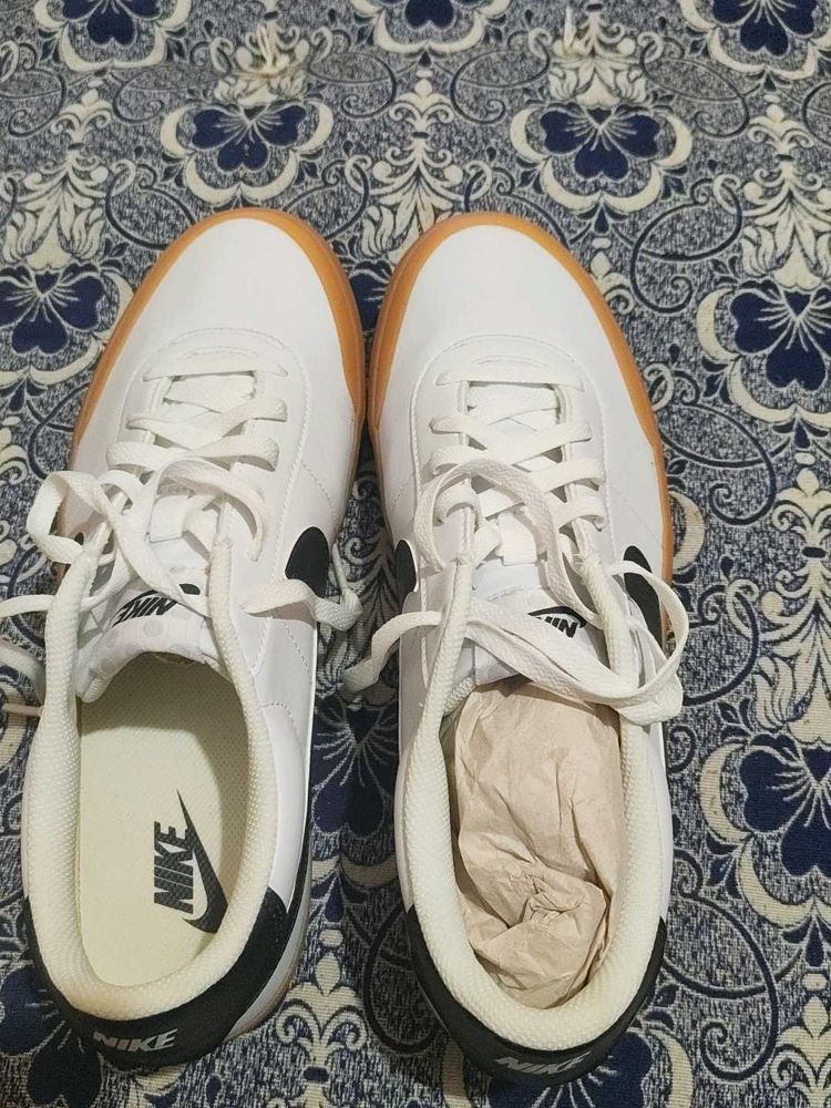 Nike Court Vision Low Sneakers