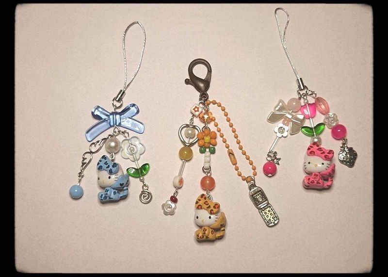 Hello Kitty Charms