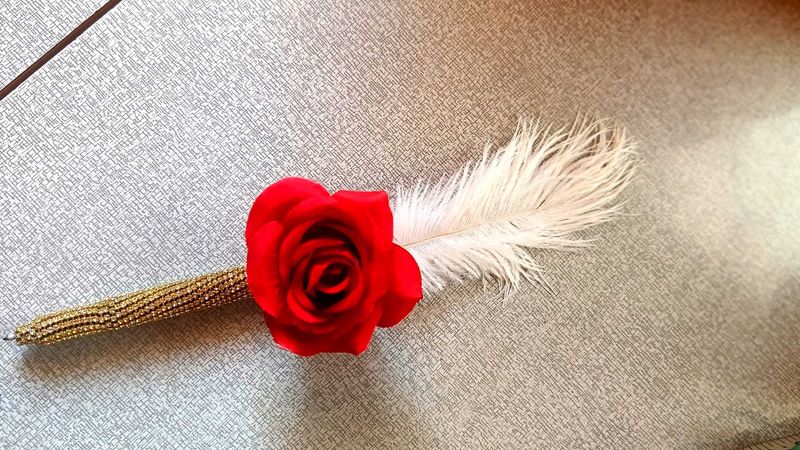 Rose Feather Pen