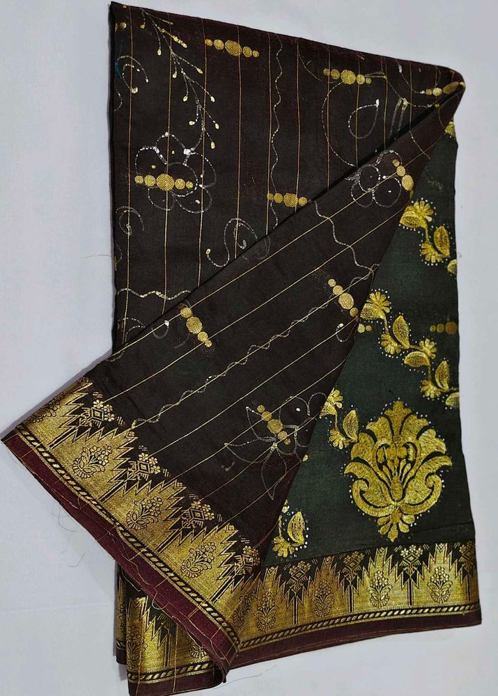 Elegant Grey &amp; Gold Saree