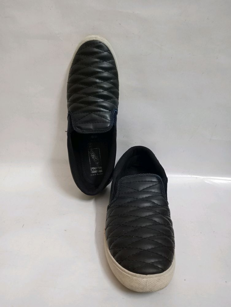Casual Shoes
