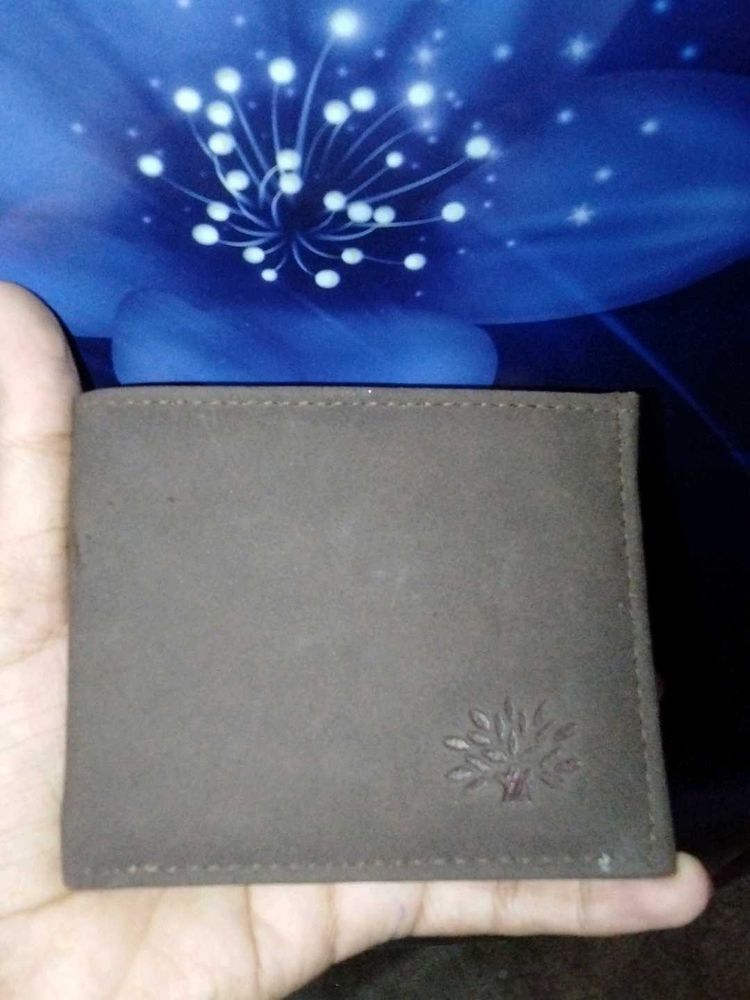 8 Packet On Wallet