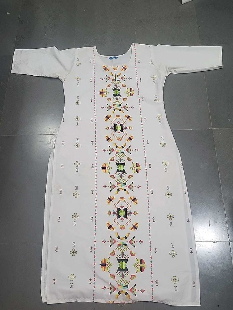 Beautyful White Kurti