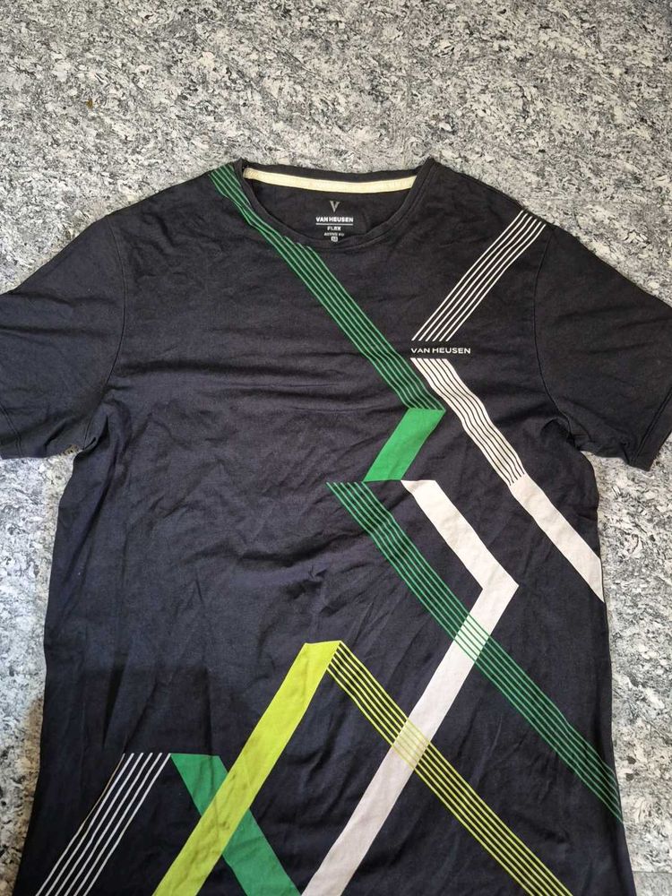 Van Heusen Graphic Tee