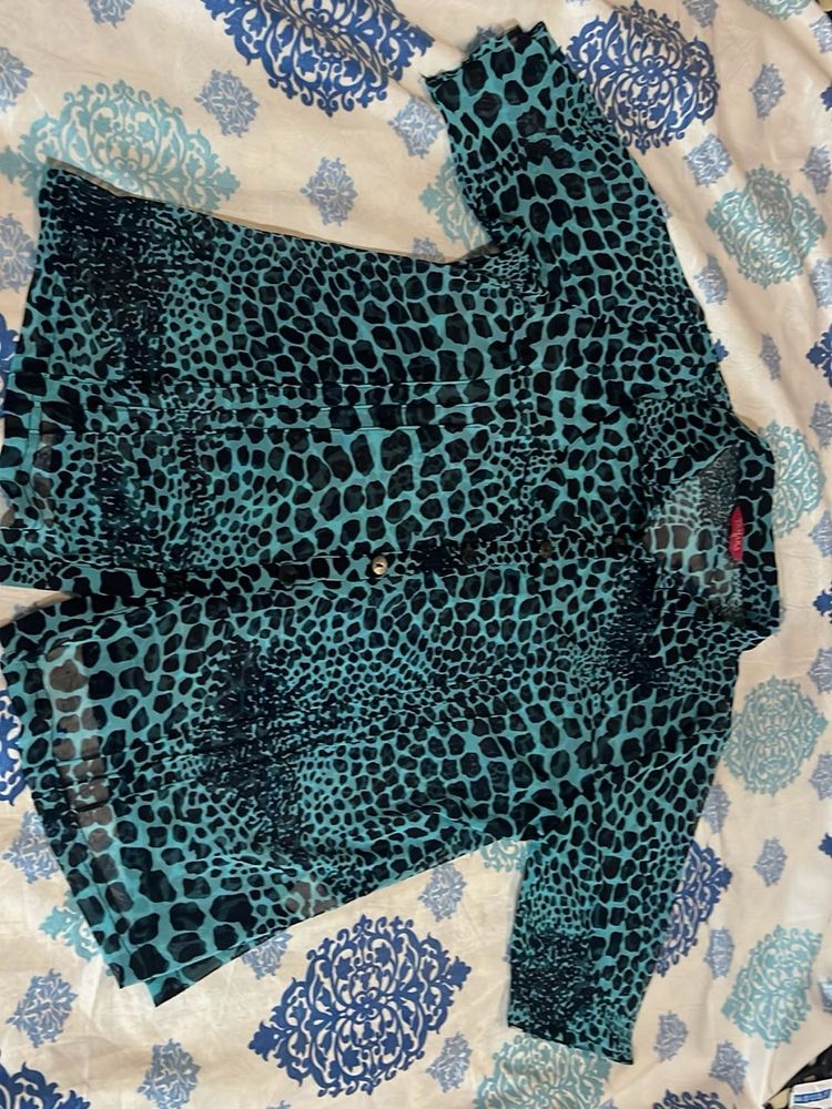 Chic Animal Print Top