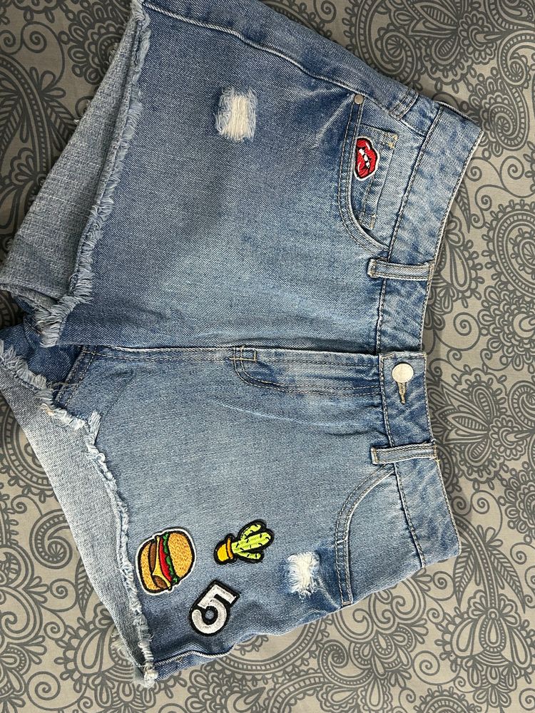 HOT DENIM SHORTS