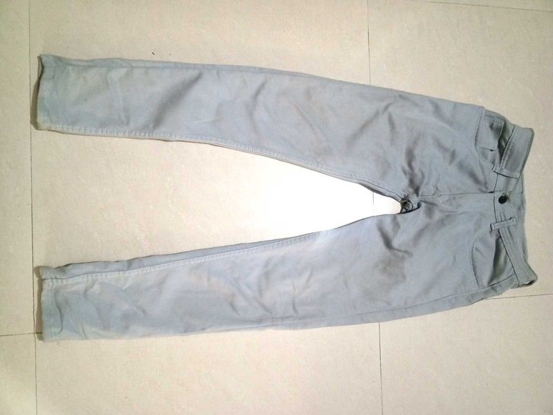 Straight jeans white colour.