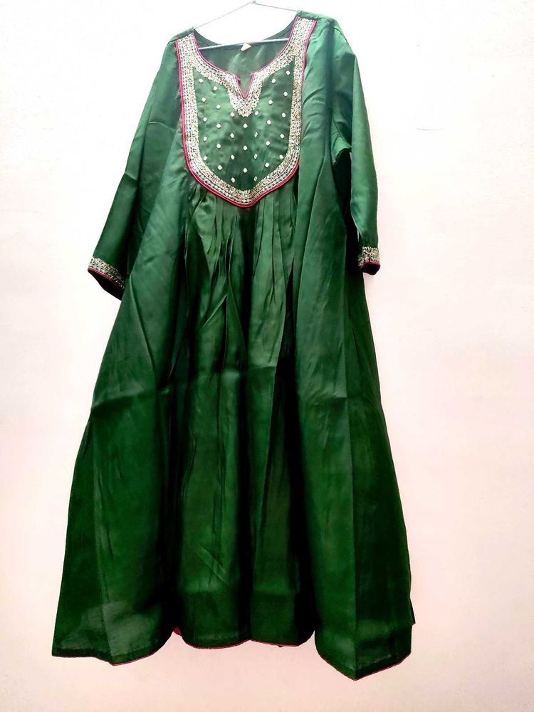 Elegant Green Embroidered Kurta
