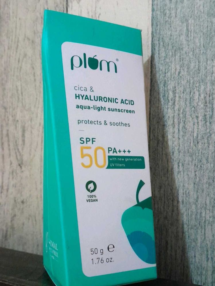 Plum Cica &amp; Hyaluronic Acid Aqua Light Sunscreen