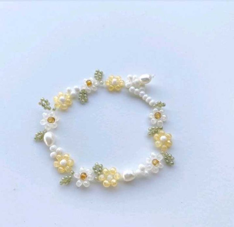 Floral Beaded Bracelet💛🧡