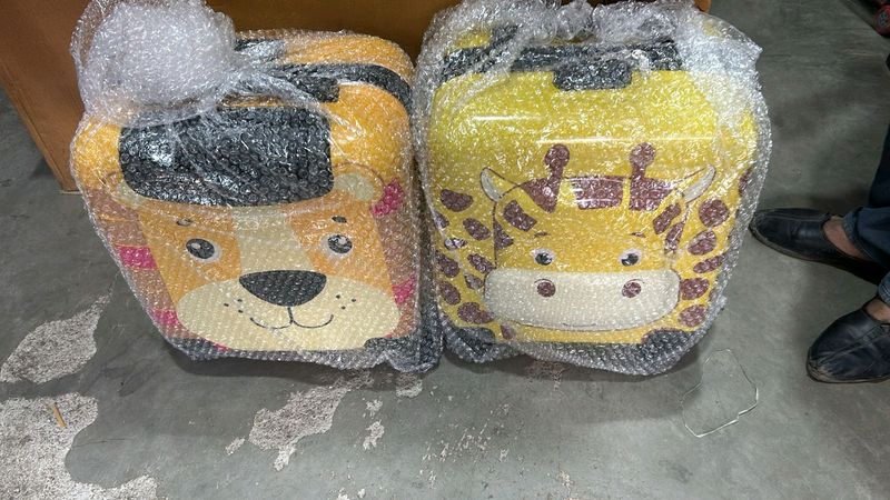 Kids luggage 🧳