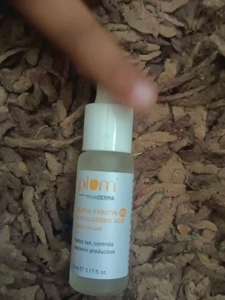 Plum Alpha Arbutin &amp; Hyaluronic Acid Serum