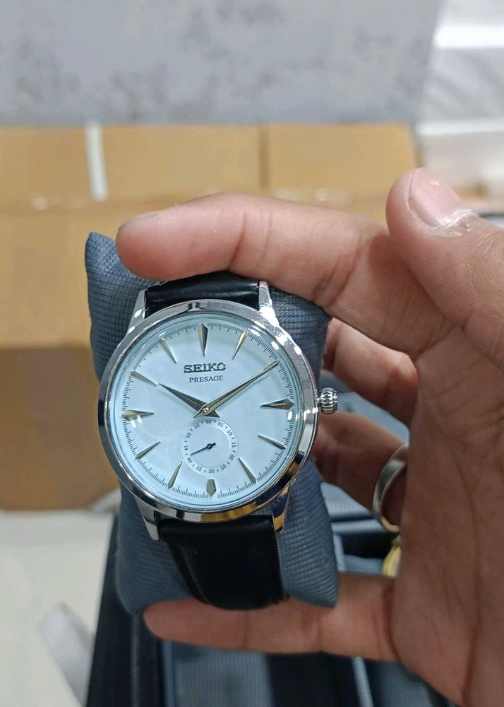 Premium Quality Watch In OFFER