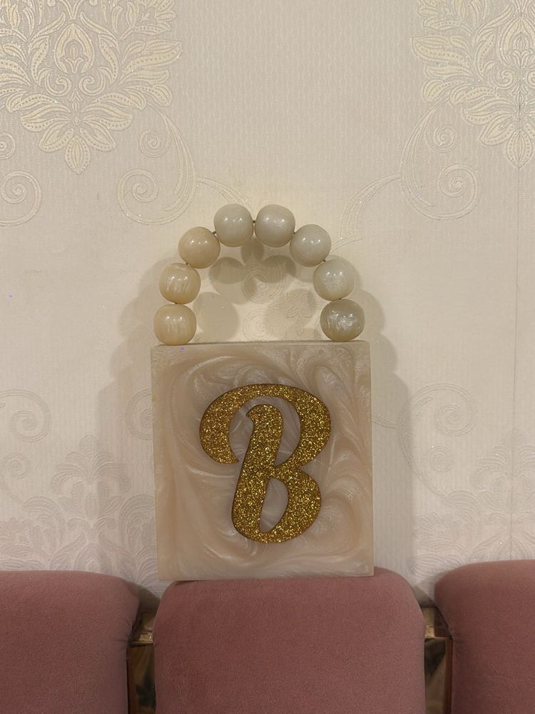 Chic &#39;B&#39; Initial Clutch